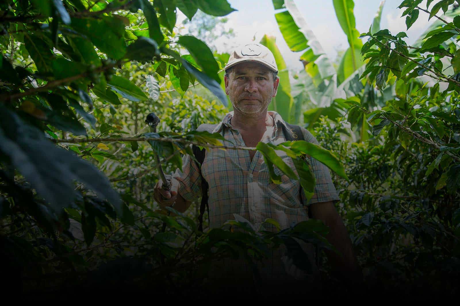 colombian-farmer, sistemabio, biodigester-benefits